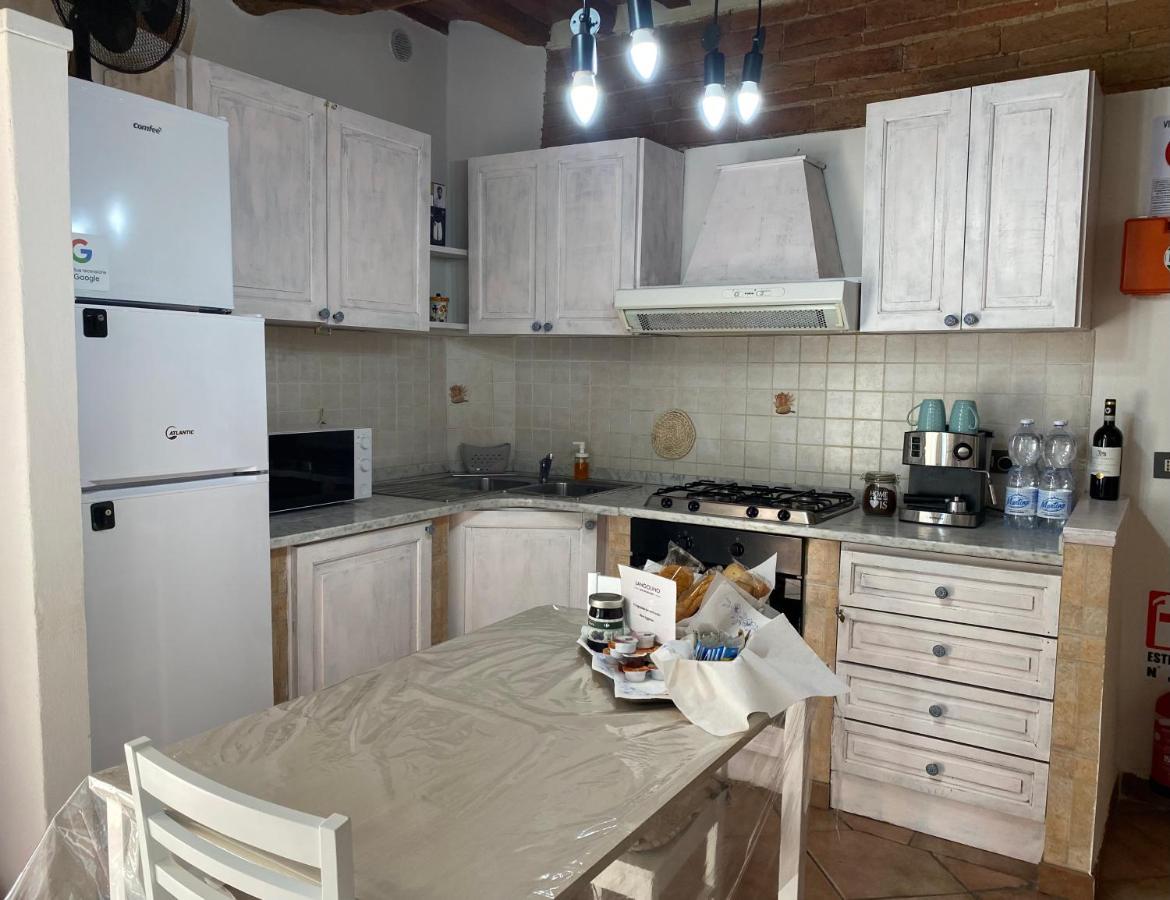 B&B L'Angolino Intero Alloggio Usigliano Extérieur photo