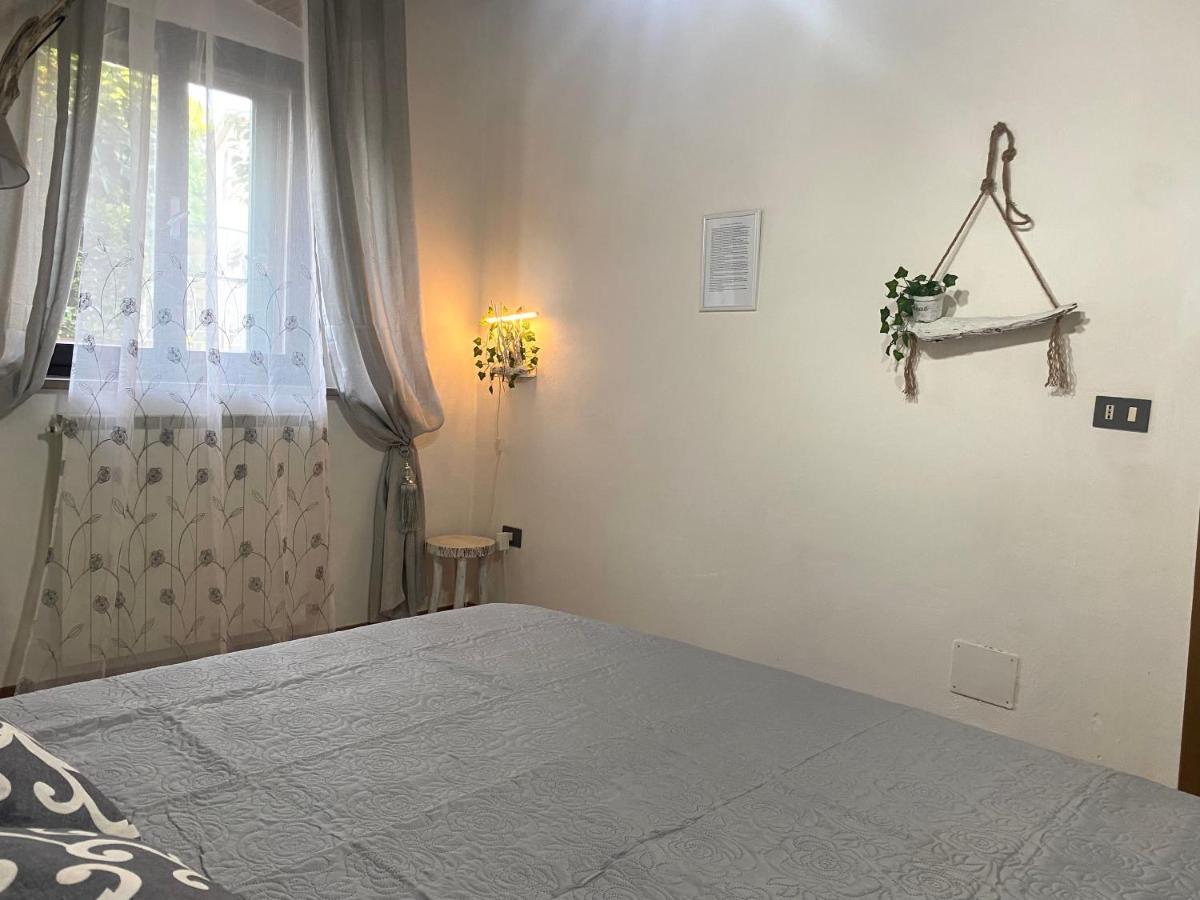 B&B L'Angolino Intero Alloggio Usigliano Extérieur photo