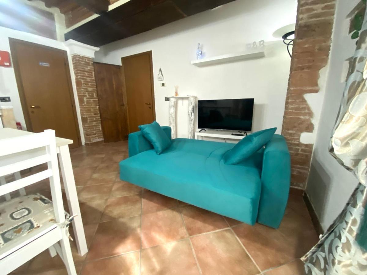 B&B L'Angolino Intero Alloggio Usigliano Extérieur photo